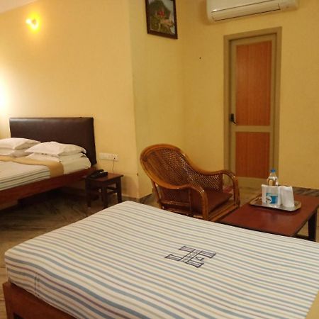 Hotel Victoriyah Танджавур Экстерьер фото