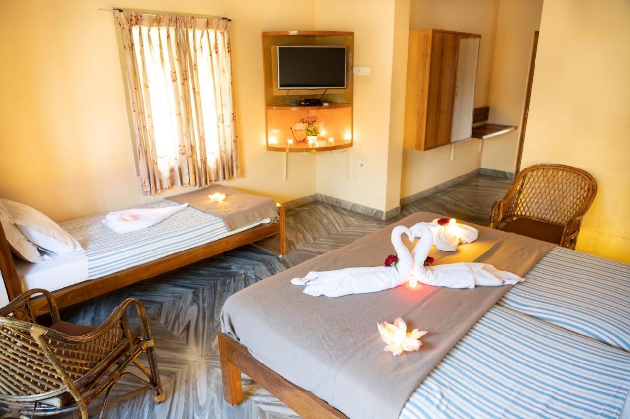 Hotel Victoriyah Танджавур Экстерьер фото
