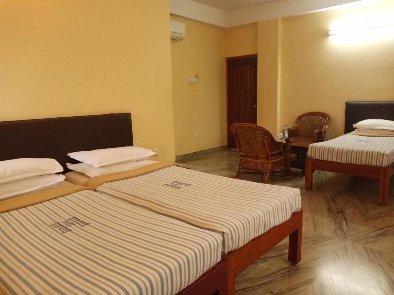 Hotel Victoriyah Танджавур Экстерьер фото